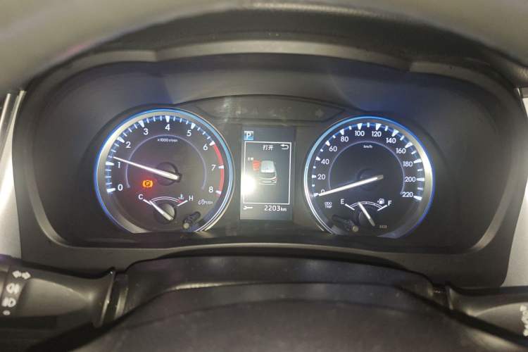Used Toyota Highlander 2018 2.0T Four-Wheel Drive Luxury Edition 7 Seats China V Emission Standard Instrument Cluster