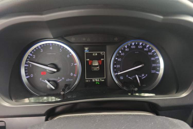Used Toyota Highlander 2018 2.0T Four-Wheel Drive Luxury Edition 7 Seats China V Emission Standard Instrument Cluster
