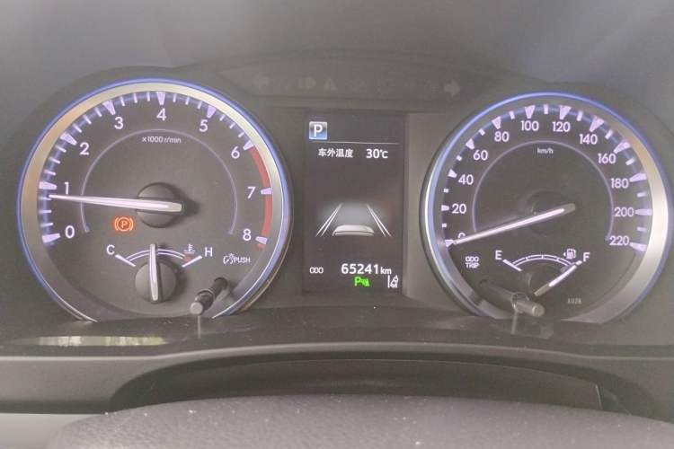 Used Toyota Highlander 2018 2.0T Two-Wheel-Drive Luxury Edition 7 Seats Emission Standard China V Instrument Cluster
