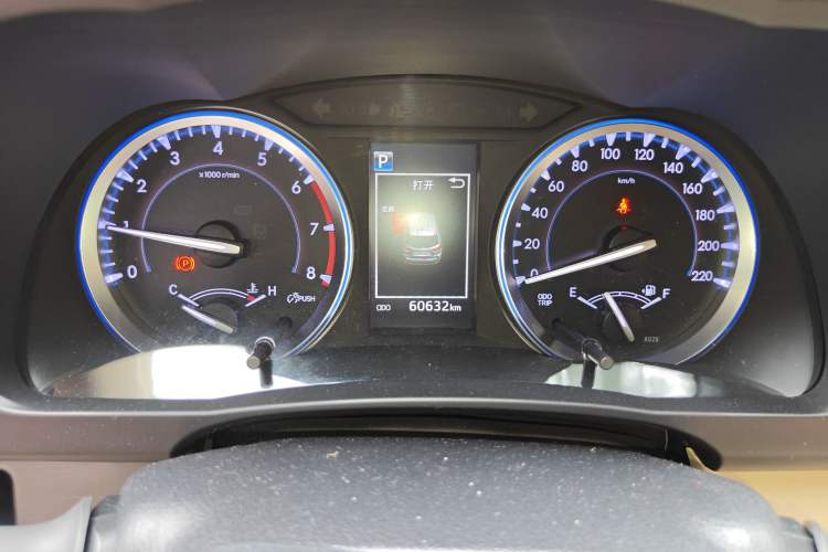Used Toyota Highlander 2018 2.0T Four-Wheel Drive Luxury Edition 7 Seats China V Emission Standard Instrument Cluster