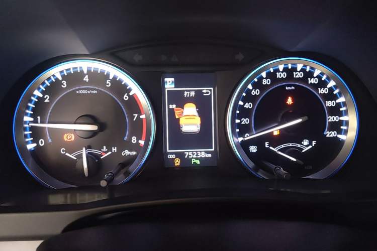 Used Toyota Highlander 2018 2.0T Four-Wheel Drive Luxury Version 7 Seats China VI Standard Instrument Cluster