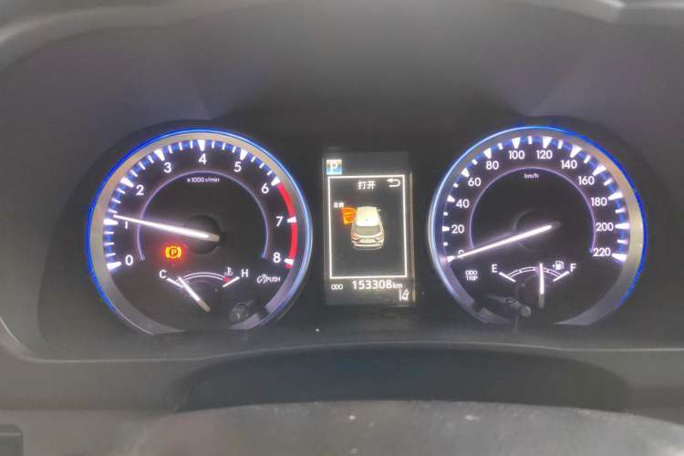 Used Toyota Highlander 2018 2.0T Two-Wheel-Drive Luxury Edition 7 Seats Emission Standard China V Instrument Cluster