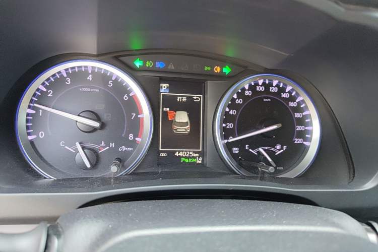 Used Toyota Highlander 2018 2.0T Four-Wheel Drive Ultimate Edition 7-Seater Emission Standard China V Instrument Cluster