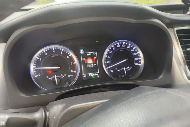 Used Toyota Highlander 2018 2.0T Four-Wheel Drive Luxury Edition 7 Seats China V Emission Standard Instrument Cluster