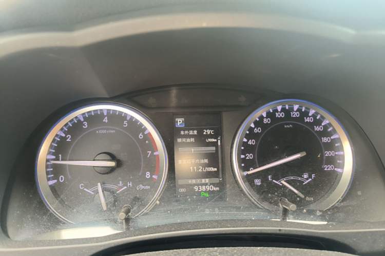 Used Toyota Highlander 2018 2.0T Four-Wheel Drive Luxury Version 7 Seats China VI Standard Instrument Cluster