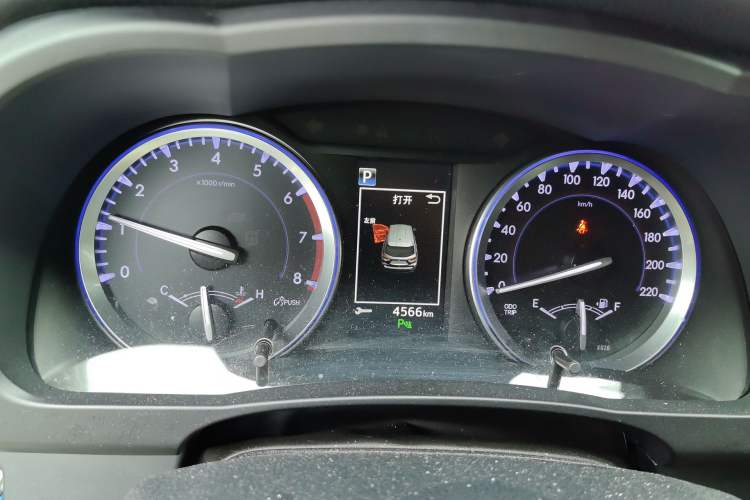 Used Toyota Highlander 2018 2.0T Two-Wheel Drive Prestige Version 7 Seats China V Emission Standard Instrument Cluster