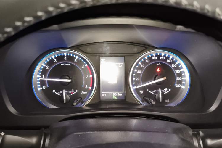 Used Toyota Highlander 2018 2.0T Four-Wheel Drive Luxury Version 7 Seats China VI Standard Instrument Cluster