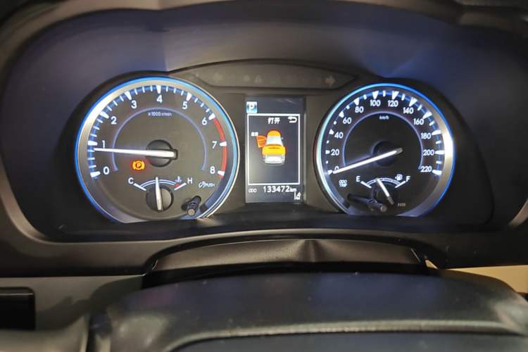Used Toyota Highlander 2018 2.0T Four-Wheel Drive Luxury Edition 7 Seats China V Emission Standard Instrument Cluster
