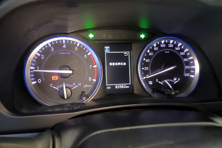 Used Toyota Highlander 2018 2.0T Four-Wheel Drive Luxury Edition 7 Seats China V Emission Standard Instrument Cluster
