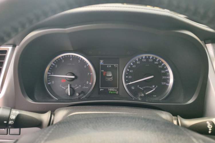 Used Toyota Highlander 2018 2.0T Four-Wheel Drive Supreme Edition 7-Seater China VI Instrument Cluster