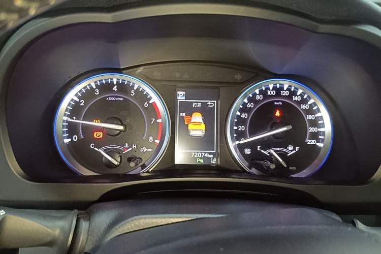 Used Toyota Highlander 2018 2.0T Two-Wheel Drive Luxury Edition 7 Seats China VI Standard Instrument Cluster