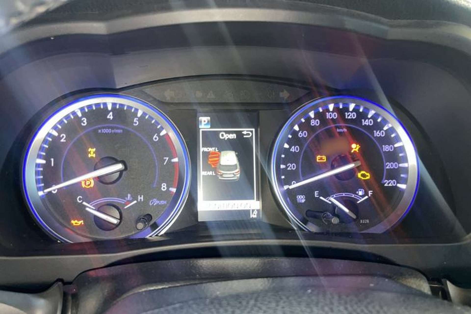 Used Toyota Highlander 2018 2.0T Four-Wheel Drive Prestige Version 7 Seats China V Emission Standard Instrument Cluster
