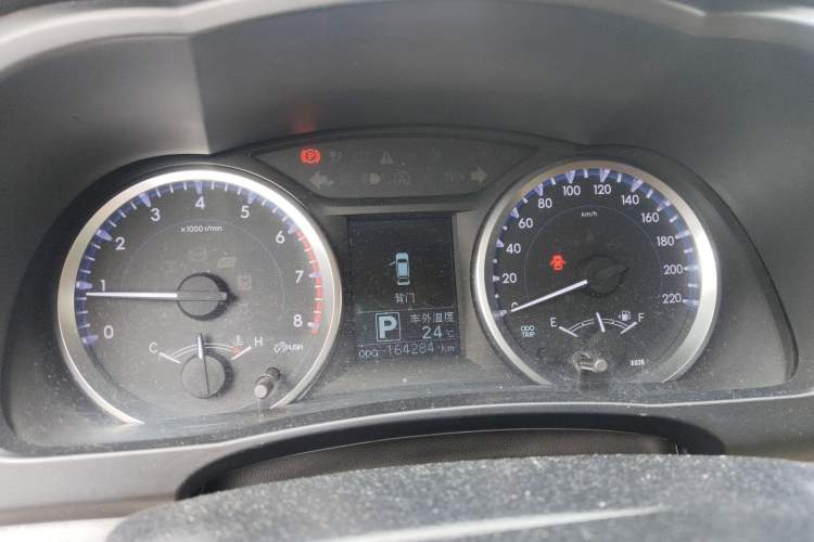 Used Toyota Highlander 2018 2.0T Four-Wheel Drive Elite Edition 7 Seats China VI Standard Instrument Cluster