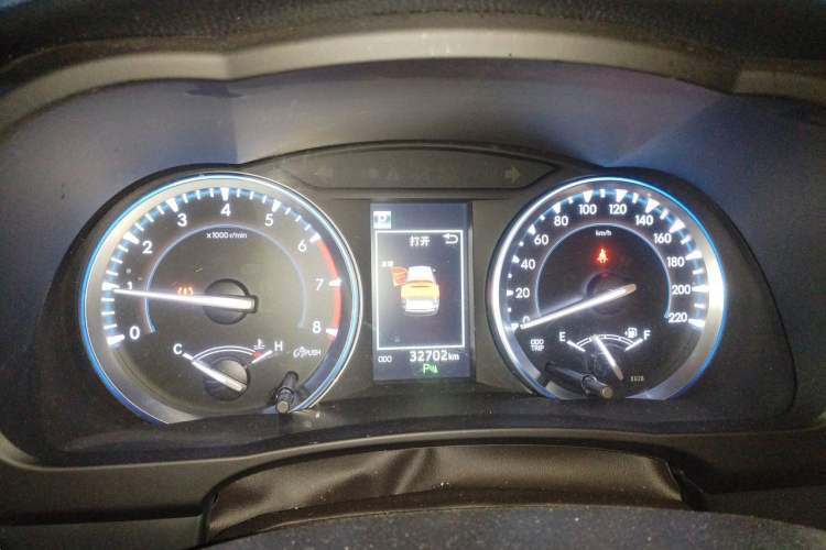 Used Toyota Highlander 2018 2.0T Four-Wheel Drive Luxury Version 7 Seats China VI Standard Instrument Cluster