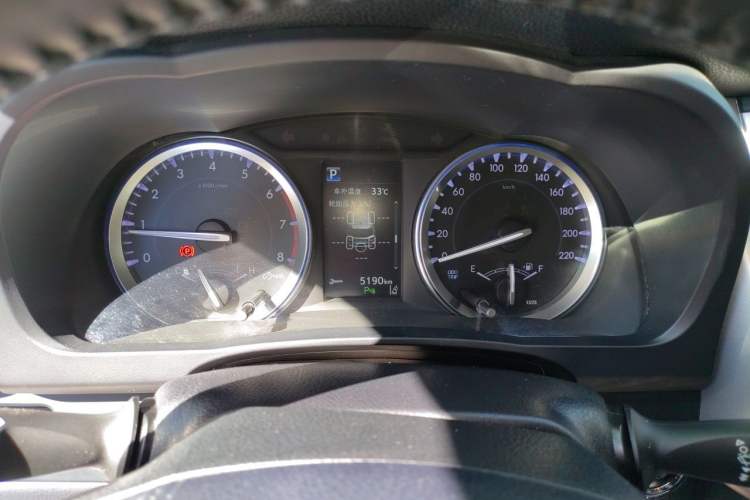 Used Toyota Highlander 2018 2.0T Four-Wheel Drive Prestige Version 7 Seats China VI Standard Instrument Cluster