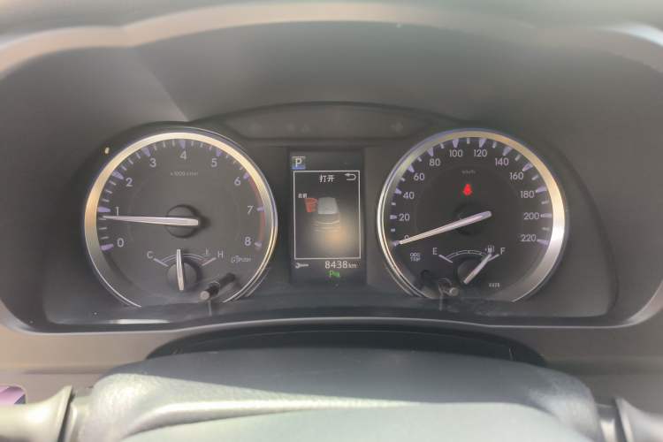 Used Toyota Highlander 2018 2.0T Four-Wheel Drive Luxury Edition 7 Seats China V Emission Standard Instrument Cluster