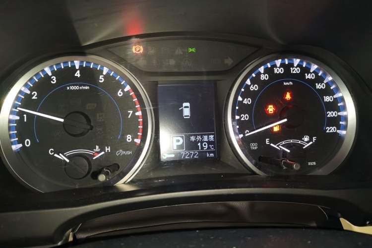 Used Toyota Highlander 2018 2.0T Four-Wheel Drive Elite Edition 7 Seats China VI Standard Instrument Cluster