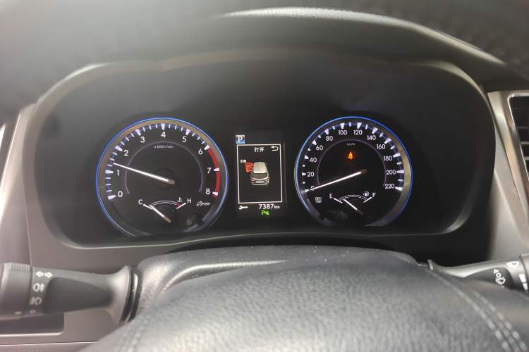 Used Toyota Highlander 2018 2.0T Four-Wheel Drive Prestige Version 7 Seats China VI Standard Instrument Cluster