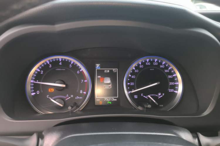 Used Toyota Highlander 2018 2.0T Four-Wheel Drive Luxury Version 7 Seats China VI Standard Instrument Cluster