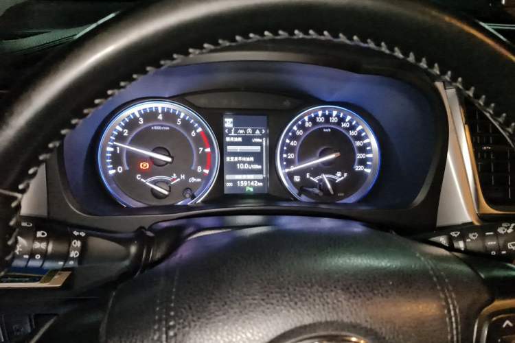 Used Toyota Highlander 2018 2.0T Four-Wheel Drive Luxury Edition 7 Seats China V Emission Standard Instrument Cluster