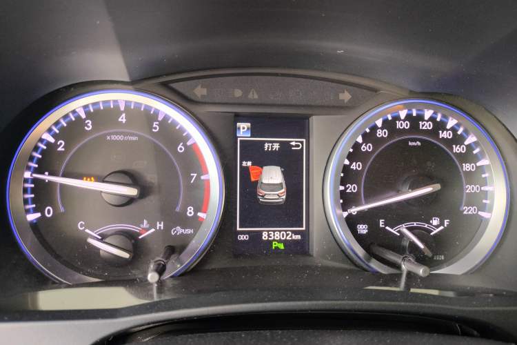 Used Toyota Highlander 2018 2.0T Four-Wheel Drive Prestige Version 7 Seats China VI Standard Instrument Cluster