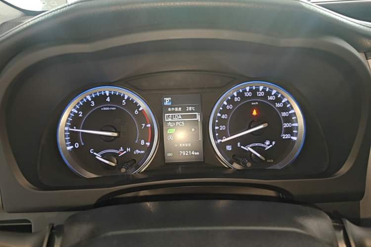 Used Toyota Highlander 2018 2.0T Four-Wheel Drive Prestige Version 7 Seats China VI Standard Instrument Cluster