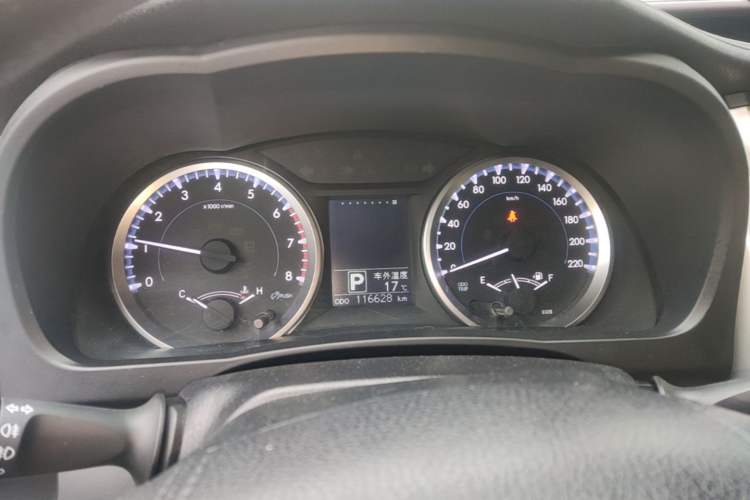 Used Toyota Highlander 2018 2.0T Two-Wheel Drive Elite Edition 5 Seats Emission Standard China V Instrument Cluster
