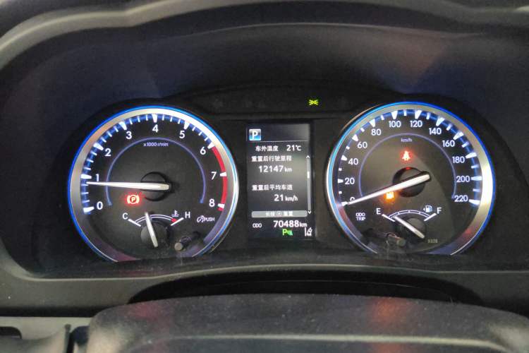Used Toyota Highlander 2018 2.0T Four-Wheel Drive Luxury Version 7 Seats China VI Standard Instrument Cluster
