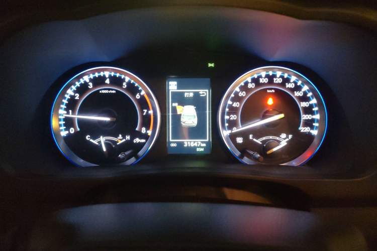 Used Toyota Highlander 2018 2.0T Four-Wheel Drive Supreme Edition 7-Seater China VI Instrument Cluster