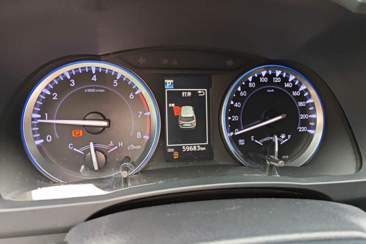 Used Toyota Highlander 2018 2.0T Four-Wheel Drive Luxury Version 7 Seats China VI Standard Instrument Cluster