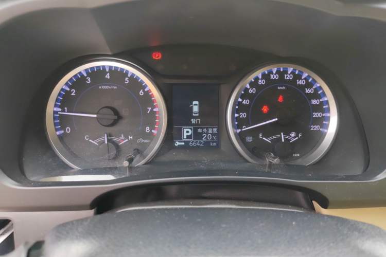 Used Toyota Highlander 2018 2.0T Four-Wheel Drive Elite Edition 7 Seats China V Standard Instrument Cluster