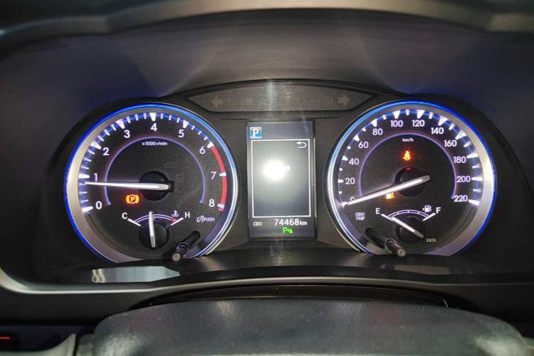 Used Toyota Highlander 2018 2.0T Four-Wheel Drive Luxury Edition 7 Seats China V Emission Standard Instrument Cluster