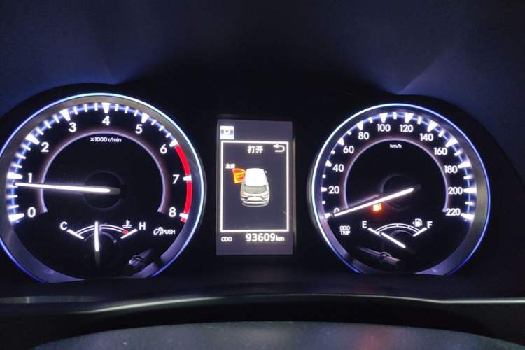 Used Toyota Highlander 2018 2.0T Four-Wheel Drive Luxury Version 7 Seats China VI Standard Instrument Cluster