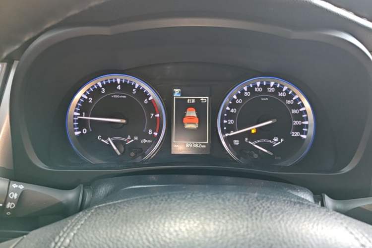 Used Toyota Highlander 2018 2.0T Four-Wheel Drive Luxury Edition 7 Seats China V Emission Standard Instrument Cluster