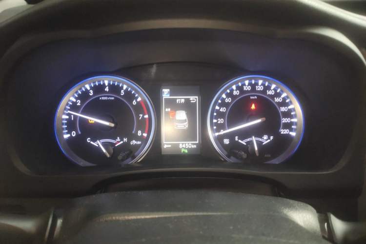 Used Toyota Highlander 2018 2.0T Four-Wheel Drive Luxury Version 7 Seats China VI Standard Instrument Cluster