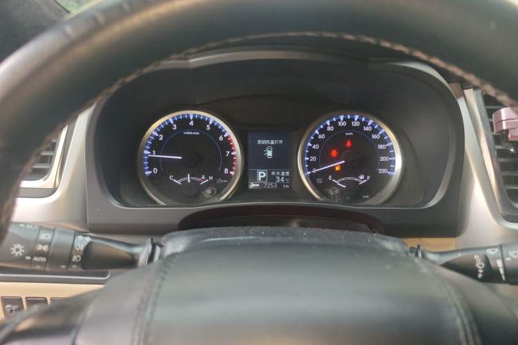 Used Toyota Highlander 2018 2.0T Four-Wheel Drive Elite Edition 7 Seats China V Standard Instrument Cluster