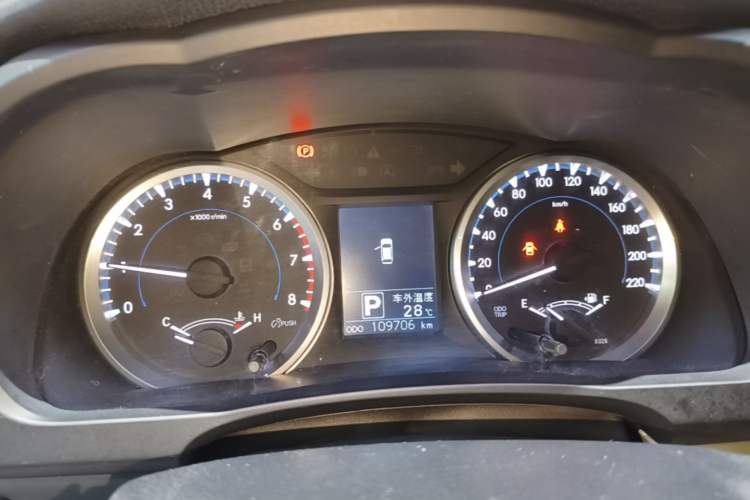 Used Toyota Highlander 2018 2.0T Four-Wheel Drive Elite Edition 7 Seats China VI Standard Instrument Cluster