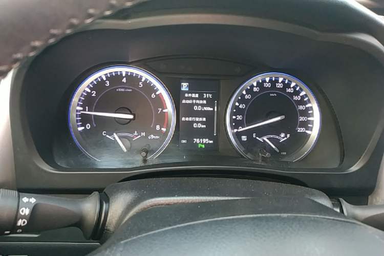 Used Toyota Highlander 2018 2.0T Four-Wheel Drive Knight Edition 7 Seats China VI Standard Instrument Cluster