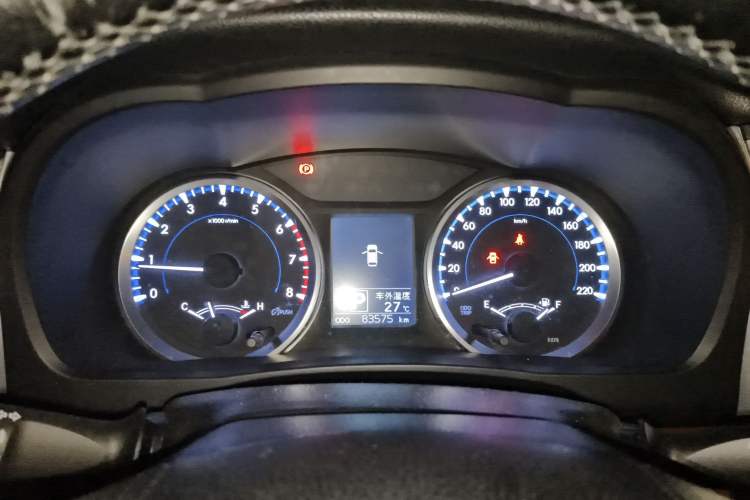 Used Toyota Highlander 2018 2.0T Two-Wheel Drive Elite Edition 7 Seats China VI Standard Instrument Cluster