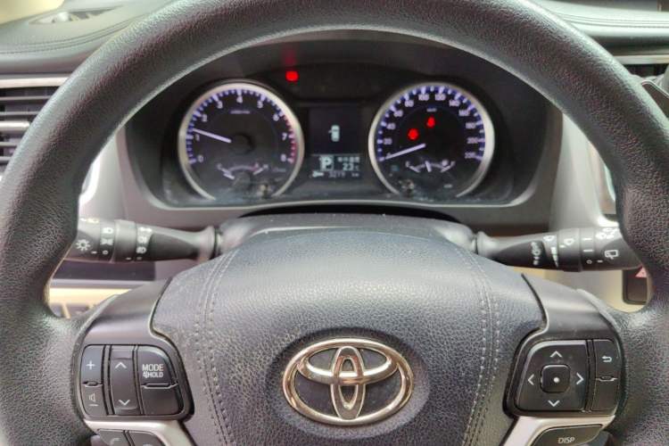 Used Toyota Highlander 2018 2.0T Two-Wheel Drive Elite Version 5 Seats China VI Standard Instrument Cluster