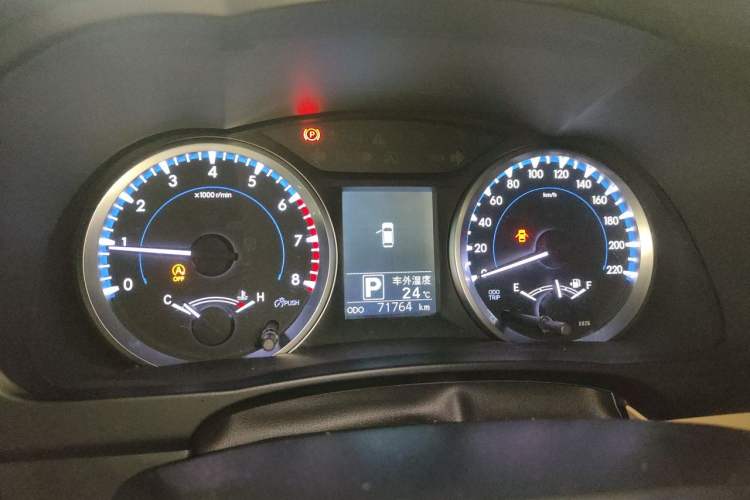Used Toyota Highlander 2018 2.0T Four-Wheel Drive Elite Edition 7 Seats China V Standard Instrument Cluster