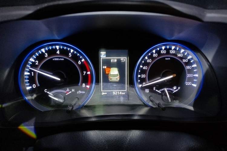 Used Toyota Highlander 2018 2.0T Four-Wheel Drive Luxury Version 7 Seats China VI Standard Instrument Cluster