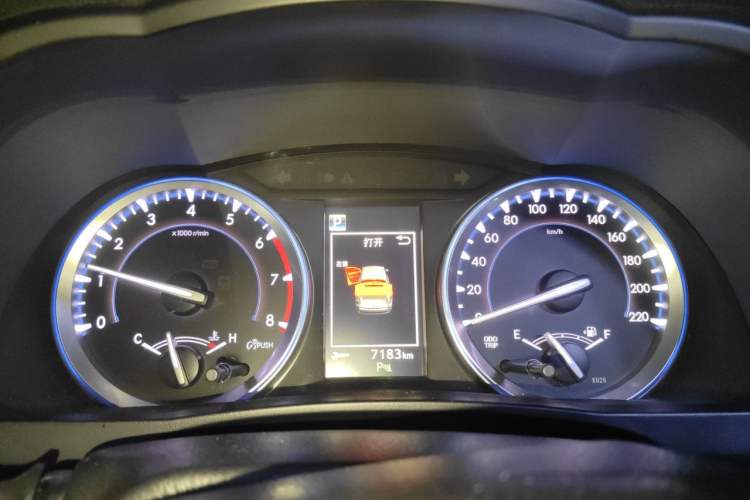 Used Toyota Highlander 2018 2.0T Four-Wheel Drive Luxury Edition 7 Seats China V Emission Standard Instrument Cluster