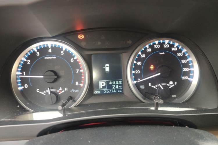 Used Toyota Highlander 2018 2.0T Two-Wheel Drive Elite Version 5 Seats China VI Standard Instrument Cluster