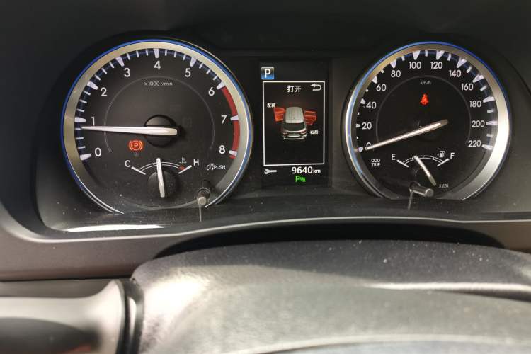 Used Toyota Highlander 2018 2.0T Four-Wheel Drive Knight Edition 7 Seats China VI Standard Instrument Cluster