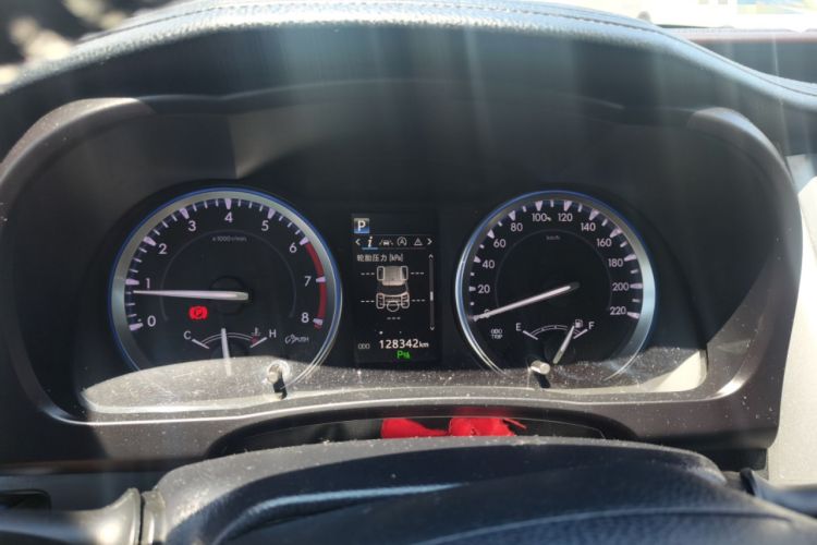 Used Toyota Highlander 2018 2.0T Four-Wheel Drive Luxury Edition 7 Seats China V Emission Standard Instrument Cluster