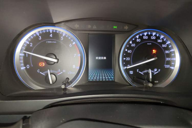 Used Toyota Highlander 2018 2.0T Four-Wheel Drive Luxury Edition 7 Seats China V Emission Standard Instrument Cluster