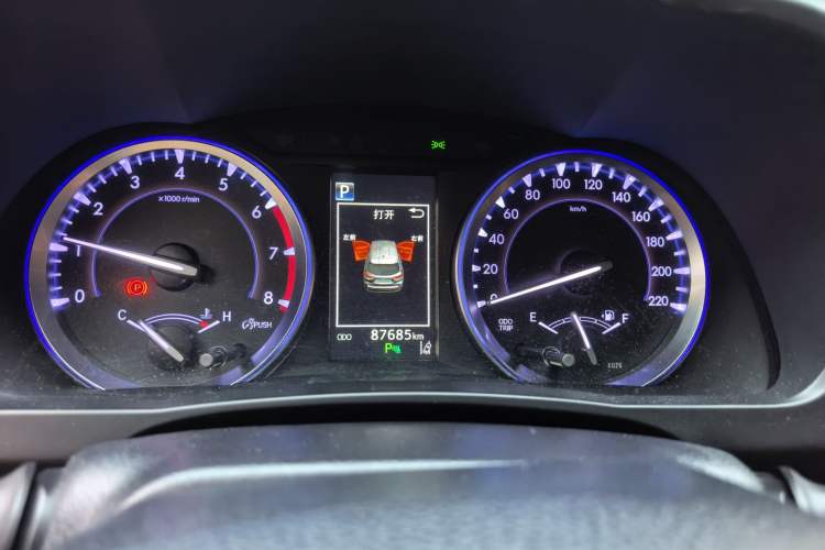 Used Toyota Highlander 2018 2.0T Four-Wheel Drive Luxury Edition 7 Seats China V Emission Standard Instrument Cluster