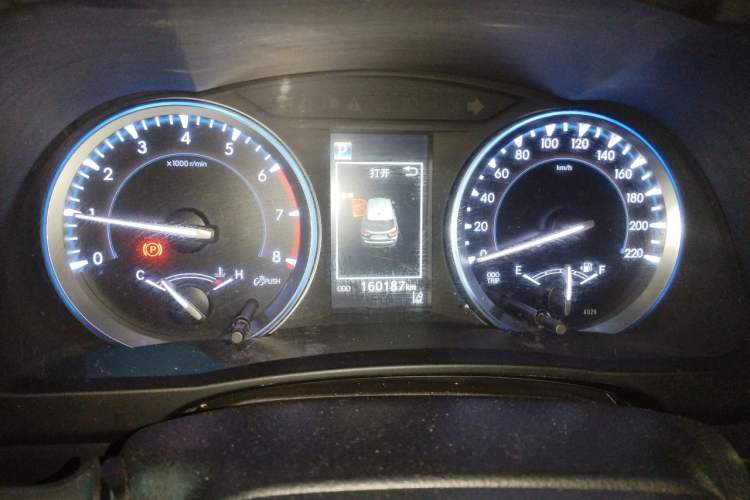 Used Toyota Highlander 2018 2.0T Four-Wheel Drive Luxury Version 7 Seats China VI Standard Instrument Cluster