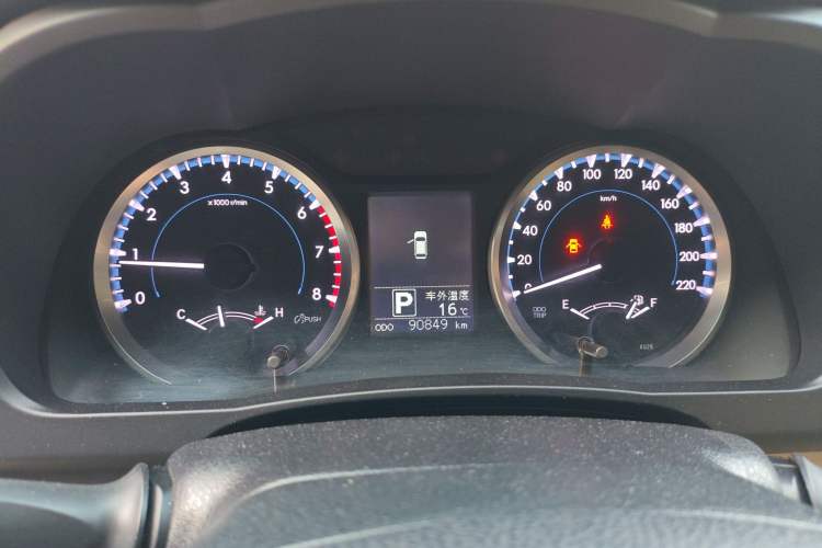 Used Toyota Highlander 2018 2.0T Four-Wheel Drive Elite Edition 7 Seats China V Standard Instrument Cluster